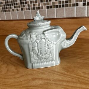 Vintage Elephant Shaped light green Ceramic Teapot